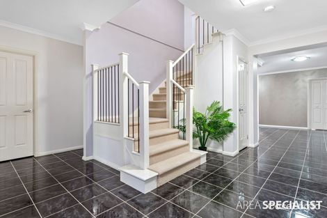 Property photo of 2 Grainger Circuit Point Cook VIC 3030