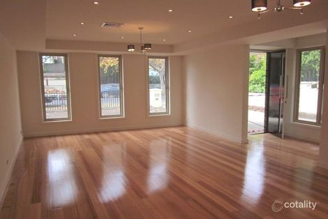 Property photo of 19 Highbury Grove Kew VIC 3101