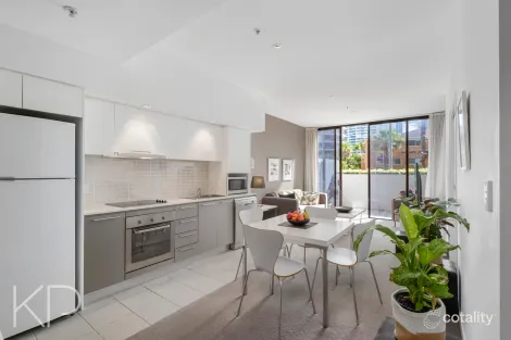 Property photo of 103/18 Enderley Avenue Surfers Paradise QLD 4217