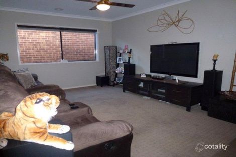 Property photo of 12 Meadow Street Craigieburn VIC 3064