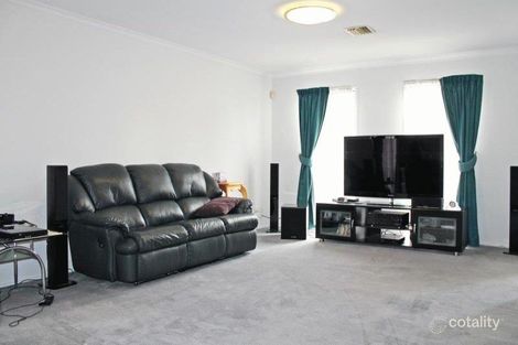 Property photo of 15 Manna Way Mill Park VIC 3082