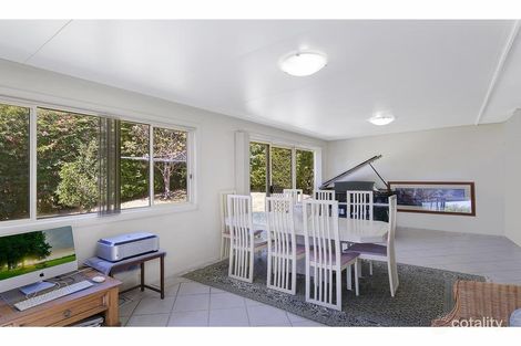 Property photo of 3 Fishermens Bend Bateau Bay NSW 2261