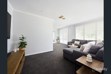 Property photo of 7 Doyle Place Endeavour Hills VIC 3802