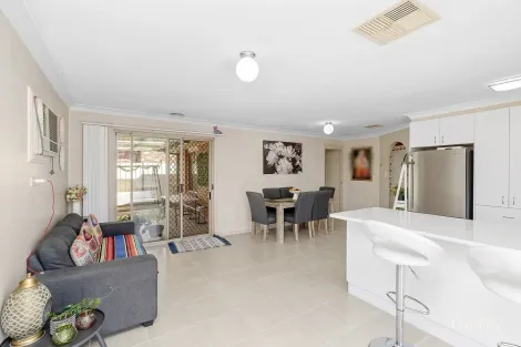 Property photo of 104 Dalman Parkway Glenfield Park NSW 2650