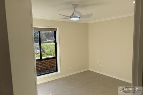Property photo of 1 Bronte Place Woodbine NSW 2560