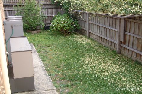 Property photo of 1/15 Coomleigh Avenue Glen Waverley VIC 3150