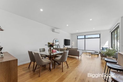Property photo of 2/31 Ross Street Doncaster East VIC 3109