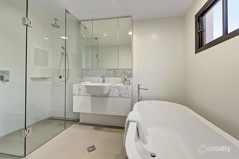 Property photo of 16 Pin Oak Court Canterbury VIC 3126
