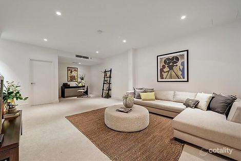 Property photo of 16 Pin Oak Court Canterbury VIC 3126