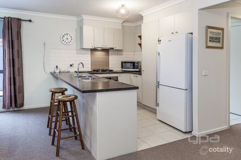Property photo of 37 Edmondshaw Drive Deer Park VIC 3023