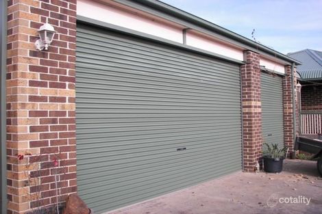 Property photo of 2 Essex Court Cranbourne East VIC 3977