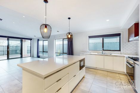 Property photo of 29 Mountjoy Circuit Clyde North VIC 3978