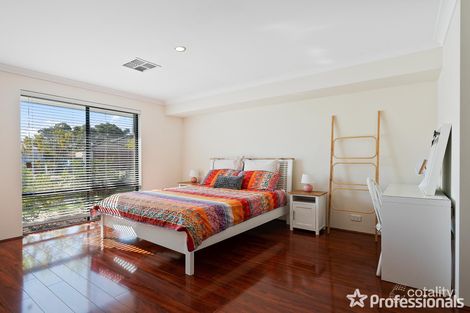 Property photo of 39 Maamba Road Wattle Grove WA 6107