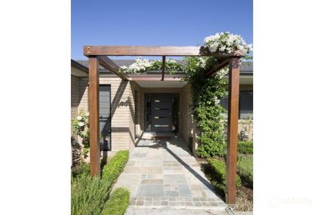 Property photo of 2 Wickham Close Everton Hills QLD 4053