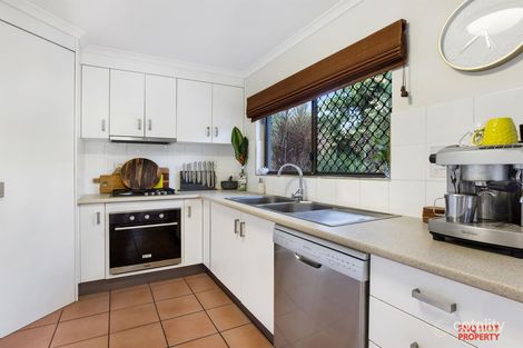 Property photo of 6 Leon Close Brinsmead QLD 4870