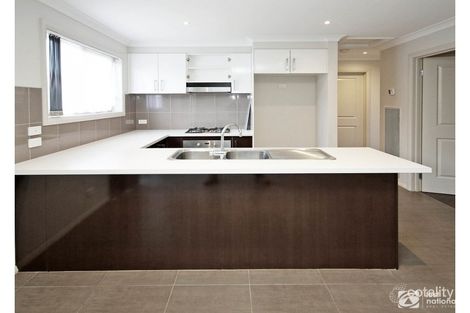 Property photo of 2/18 Lorna Street Cranbourne VIC 3977