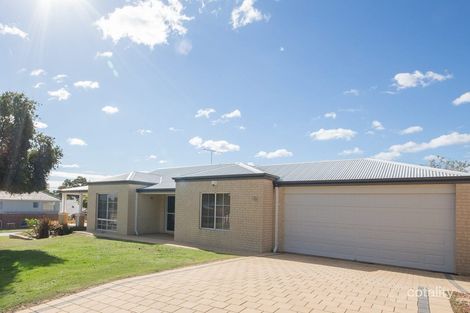 17 Woodley Cres, Melville, WA 6156