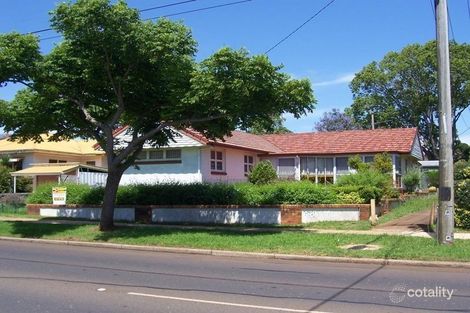 287 West St, Harristown, QLD 4350