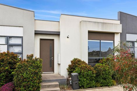 4 Oleary Walk, Charlemont, VIC 3217