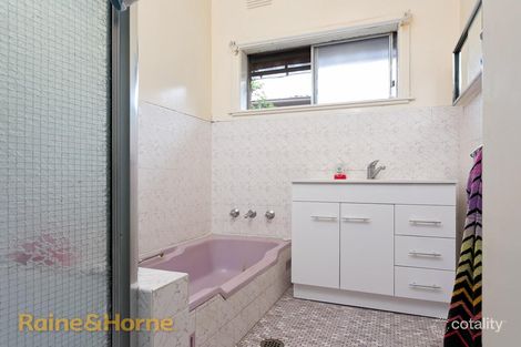Property photo of 28 Anne Street Tolland NSW 2650