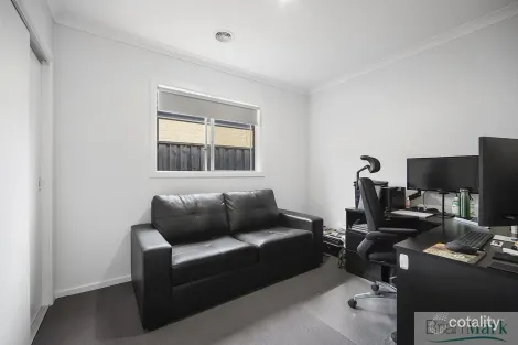 Property photo of 20 Reverence Drive Rockbank VIC 3335