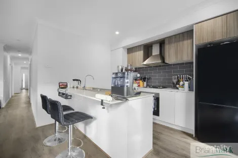 Property photo of 20 Reverence Drive Rockbank VIC 3335