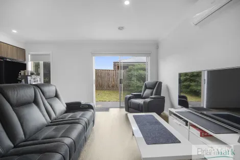 Property photo of 20 Reverence Drive Rockbank VIC 3335
