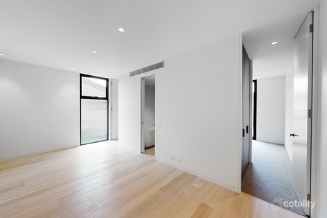 Property photo of 2/200 Cotham Road Kew VIC 3101