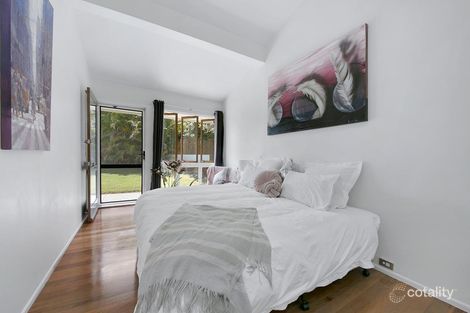 Property photo of 24 Fenchurch Street Fig Tree Pocket QLD 4069