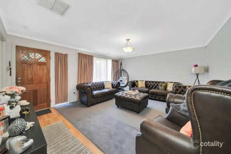 Property photo of 23 Black Dog Drive Brookfield VIC 3338