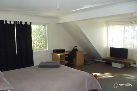 Property photo of 30 Blue Waters Crescent Macleay Island QLD 4184