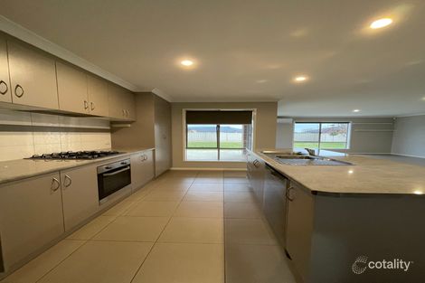 Property photo of 4 Medieval Crescent Mooroopna VIC 3629