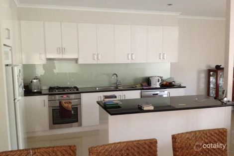 Property photo of 2/15 Vautier Street Rippleside VIC 3215