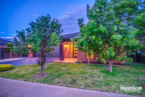Property photo of 10 Eagleridge Promenade Tarneit VIC 3029