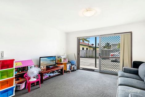 Property photo of 2/39 Middle Street Labrador QLD 4215