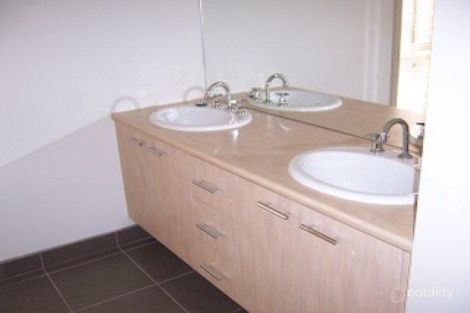 Property photo of 22 Mathoura Court Berwick VIC 3806