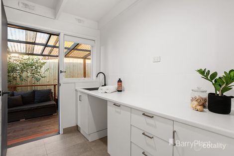 Property photo of 1/3 Akima Terrace Mooroolbark VIC 3138