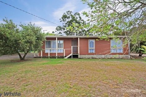 Property photo of 28 Newnham Drive Romsey VIC 3434