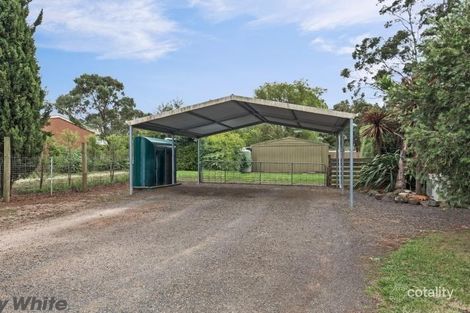 Property photo of 28 Newnham Drive Romsey VIC 3434