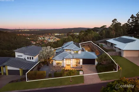 Property photo of 7 Hillary Circuit Pacific Pines QLD 4211