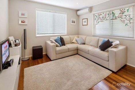 Property photo of 36 Lewana Street Mansfield QLD 4122