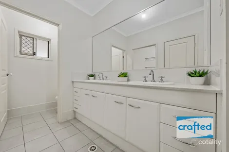 Property photo of 29-31 Conway Court Munruben QLD 4125
