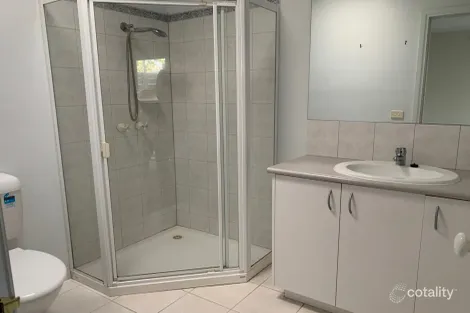 Property photo of 15 Margie Square Narre Warren South VIC 3805