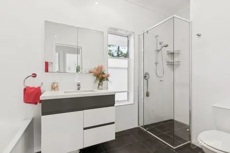 Property photo of 73 Johnstone Street Peakhurst NSW 2210