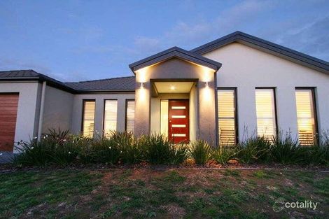 44 Marriott Dr, Mount Martha, VIC 3934