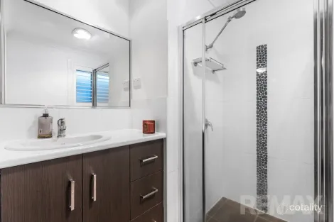 Property photo of 2 Evatt Street Lloyd NSW 2650