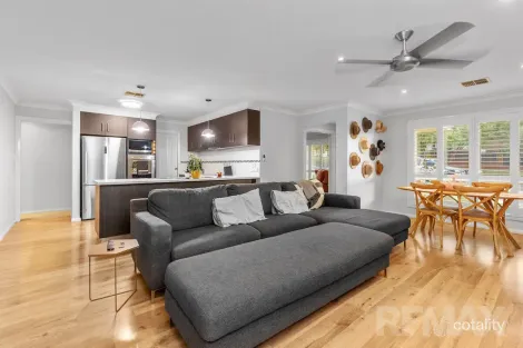 Property photo of 2 Evatt Street Lloyd NSW 2650