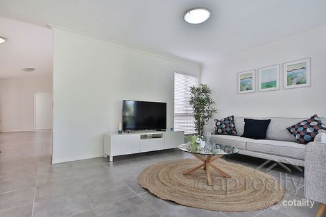 Property photo of 7 Somerset Close Forest Lake QLD 4078