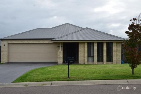 8 Dianella Way, Aberglasslyn, NSW 2320