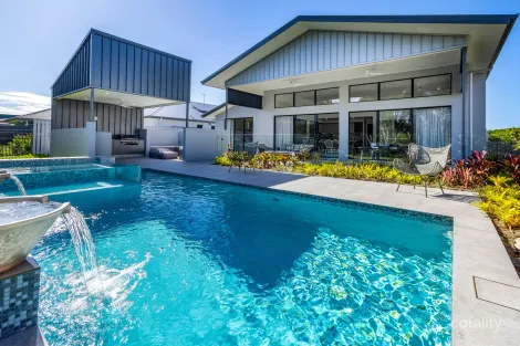 240 Freshwater Dr, Banksia Beach, QLD 4507
